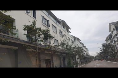 Cần bán căn nhà 4 tầng C40 khu đô thị Geleximco Lê Trọng Tấn, Hà Đông, Hà Nội, diện tích 114m2, mặt tiên 6m, hướng TB, mặt đường 13,5m, gần siêu thị AEON